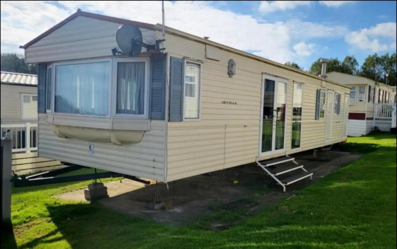 2 Bedroom Caravan With Sea Views Eastchurch ภายนอก รูปภาพ