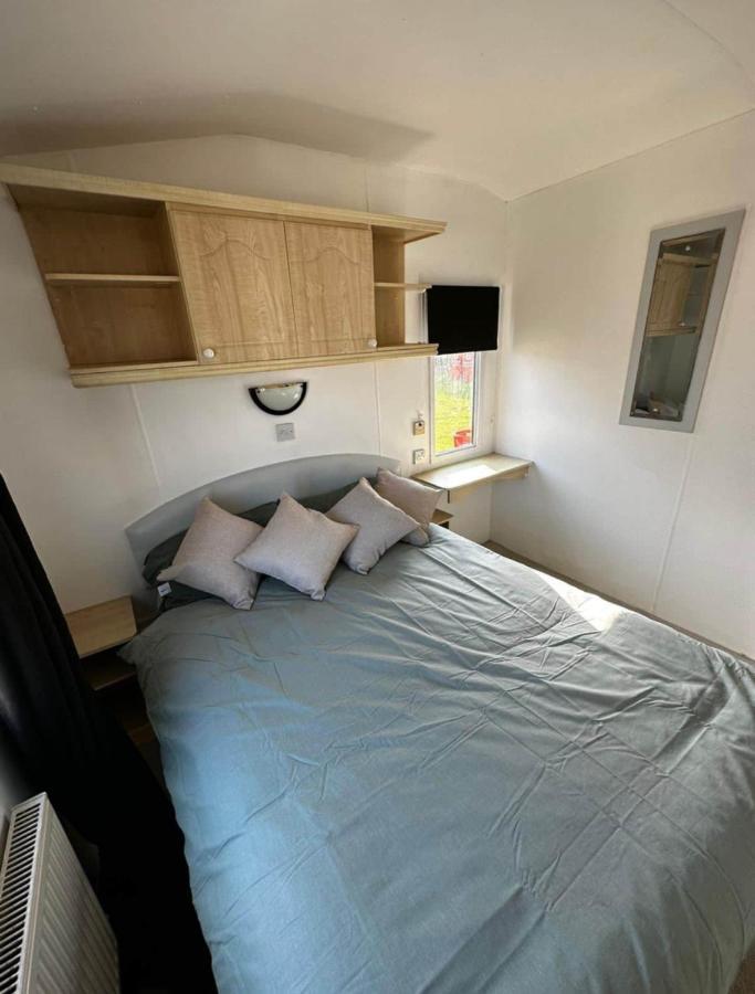 2 Bedroom Caravan With Sea Views Eastchurch ภายนอก รูปภาพ