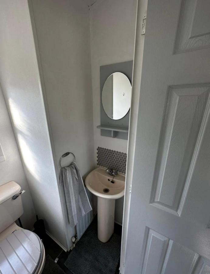 2 Bedroom Caravan With Sea Views Eastchurch ภายนอก รูปภาพ