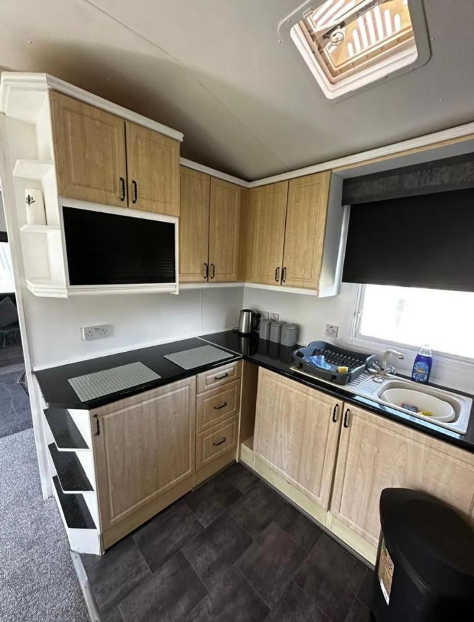 2 Bedroom Caravan With Sea Views Eastchurch ภายนอก รูปภาพ